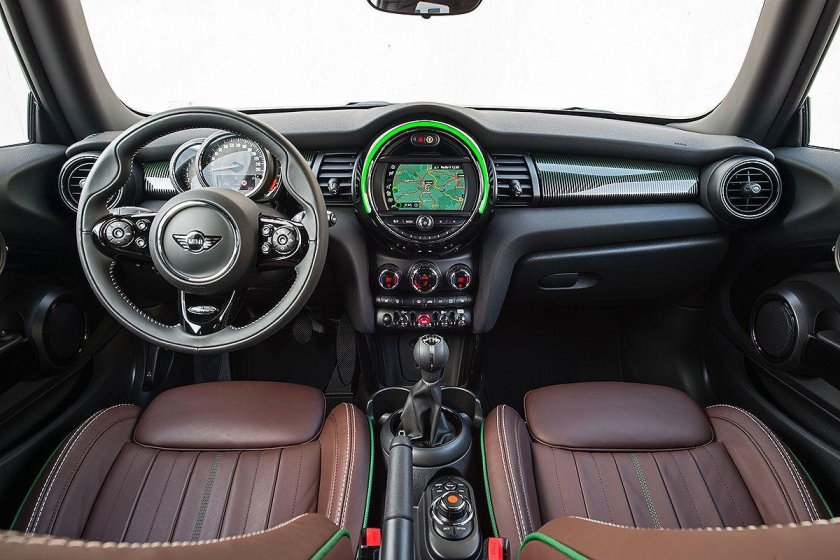 Мини Купер Кантримен 2021 салон