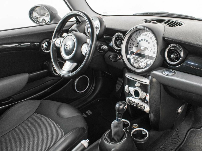 Салон мини Купер 2000