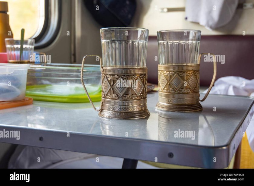 Стакан в поезде