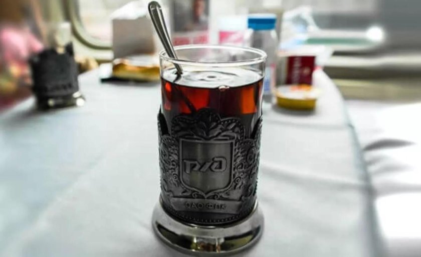 Подстаканник в поезде