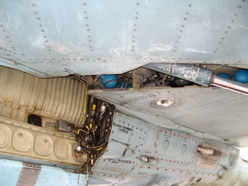 Ниши шасси миг-21бис