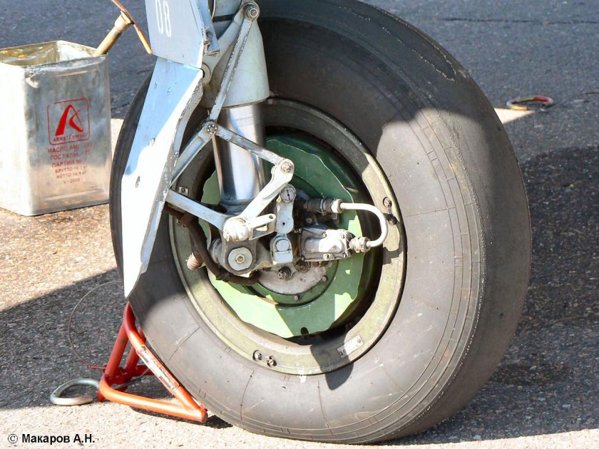 Стойка шасси миг-21