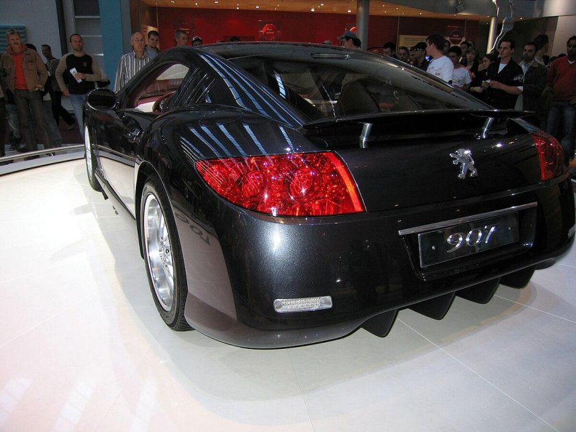 Peugeot 907 v12
