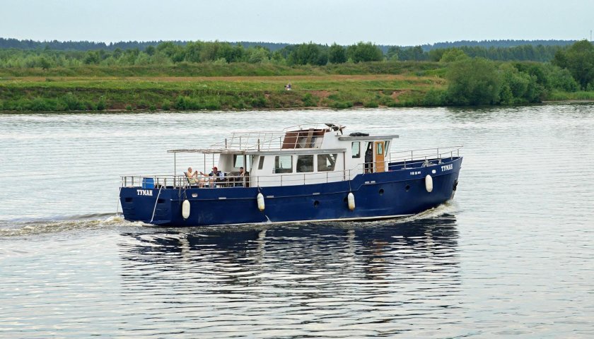 Теплоход Ярославец