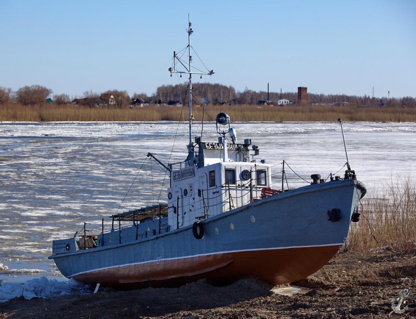 Катер теплоход Ярославец