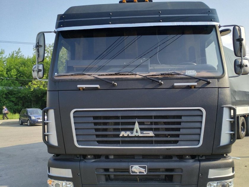 МАЗ 5440 черный