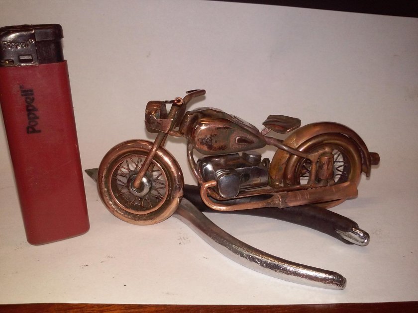 Мотоцикл из медной проволоки