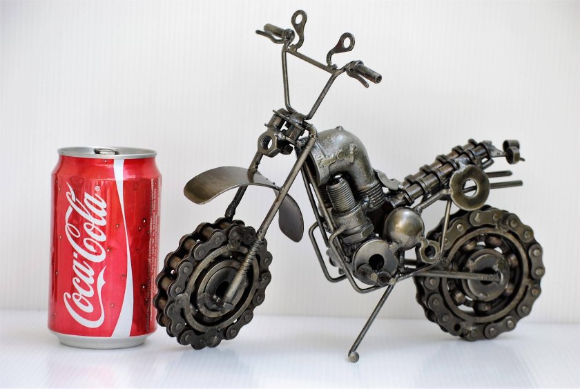 На мотоцикле за металлоломом