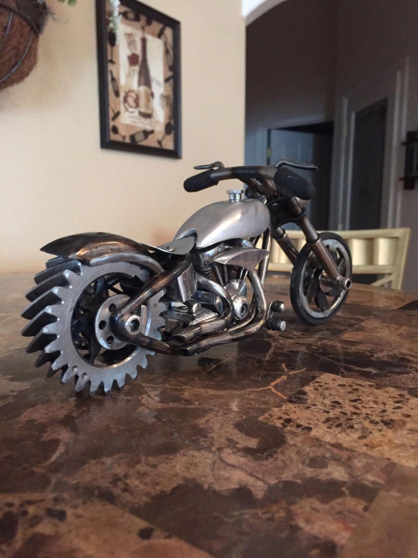 Мотоцикл из металла