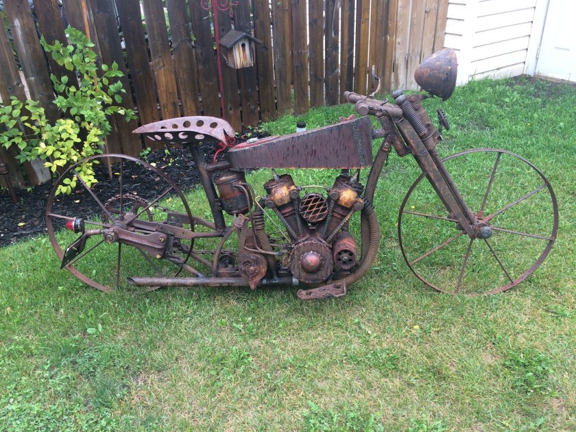 Мотоцикл из хлама