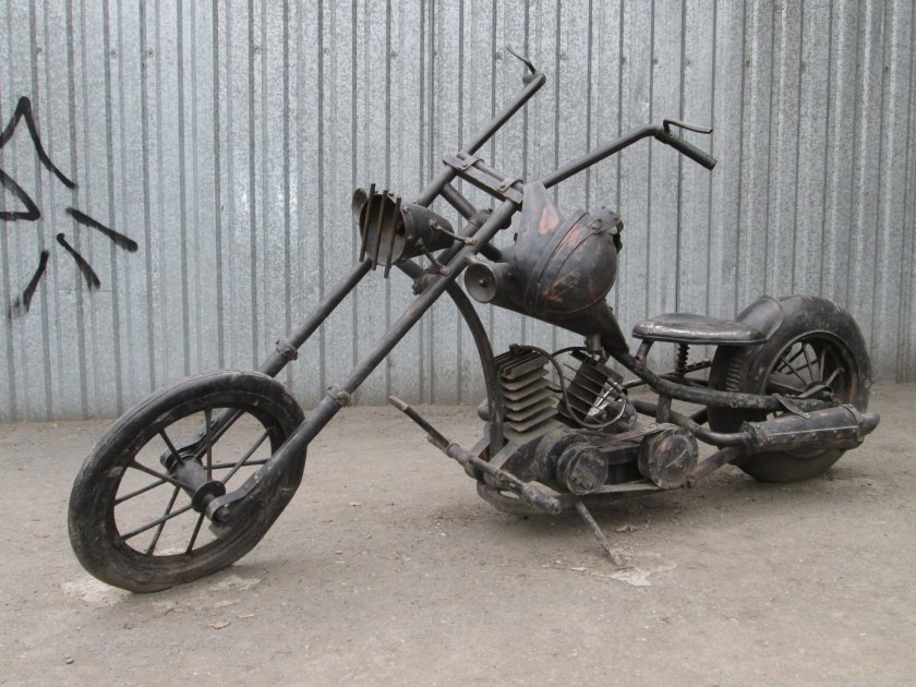Мотоцикл из хлама