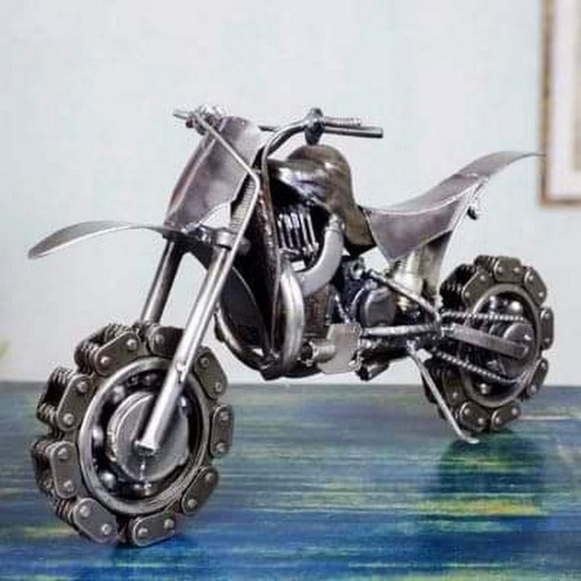 Мотоцикл из металла