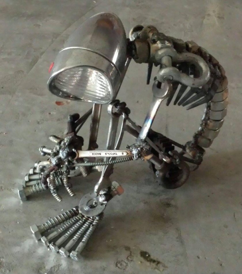 Изделия из автозапчастей