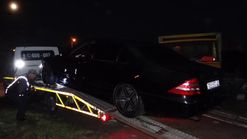 Мерседес 124 на эвакуаторе