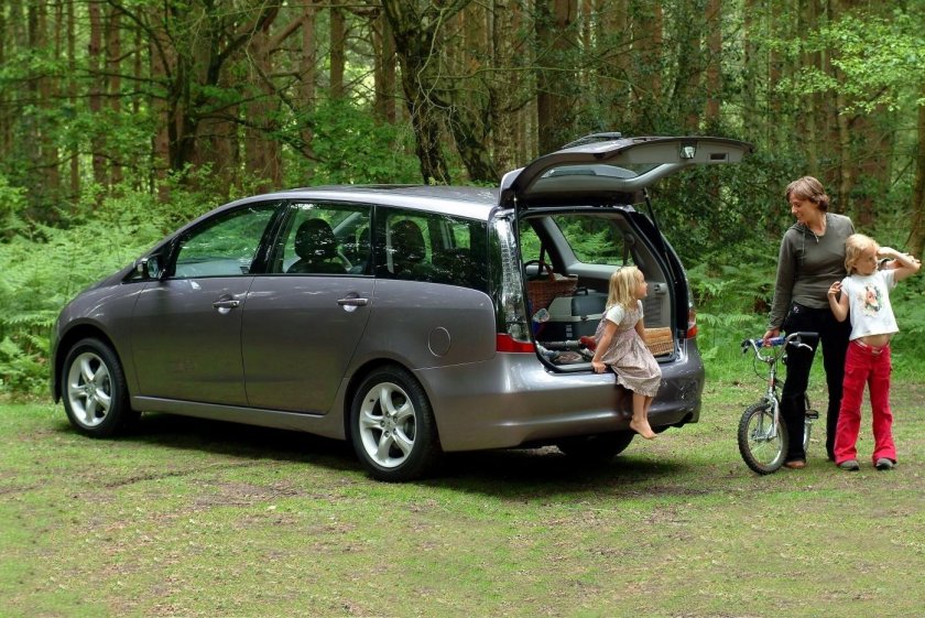 Митсубиси Грандис 2010