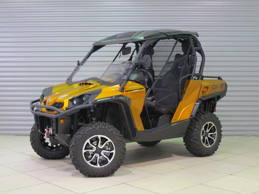 Квадроцикл BRP Commander 1000