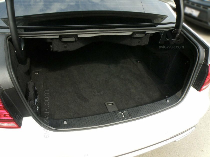 W212 багажный отсек