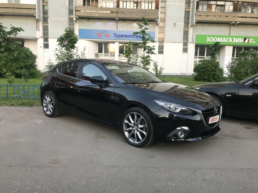 Мазда 3 2014 черная