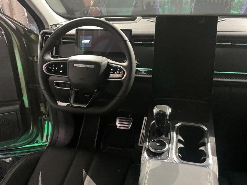 Китайский кроссовер j7