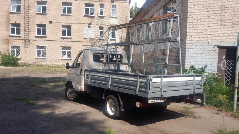 Газель Некст с пирамидой