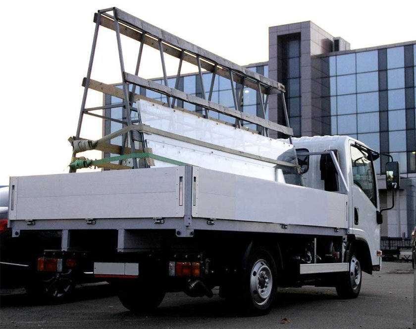 Автомобиль для перевозки стекла