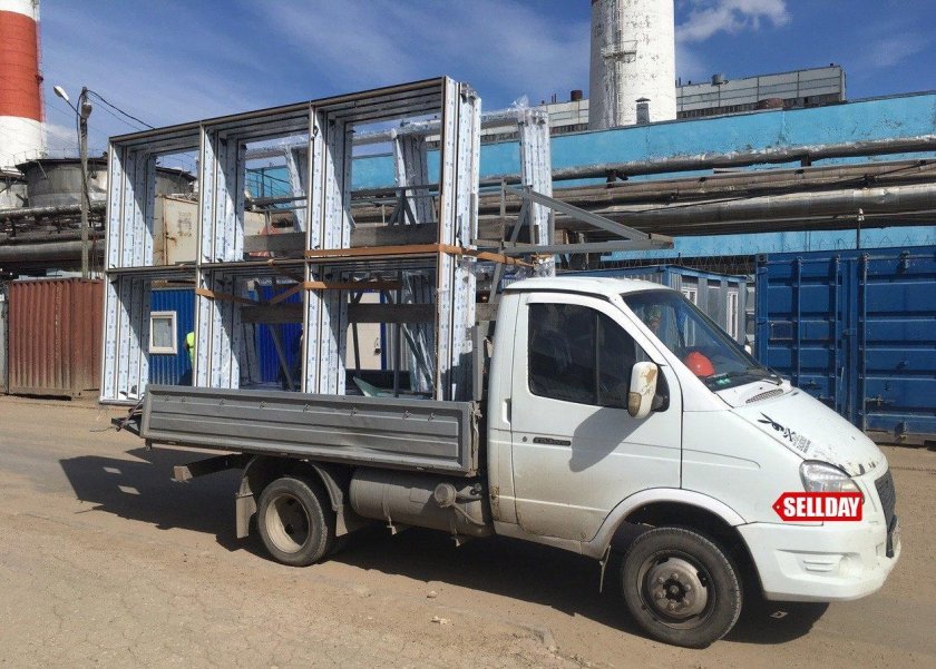 Газель Некст с пирамидой