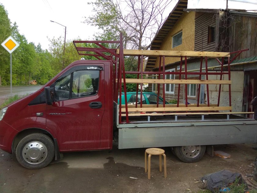 Газель нехт с пирамидой для перевозки окон
