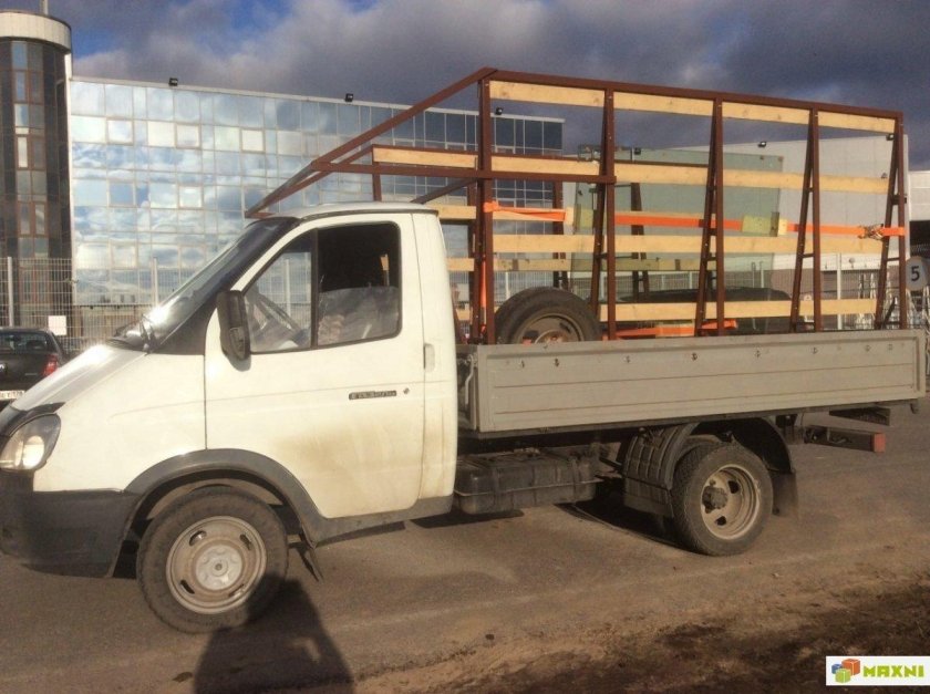 Газель Некст с пирамидой