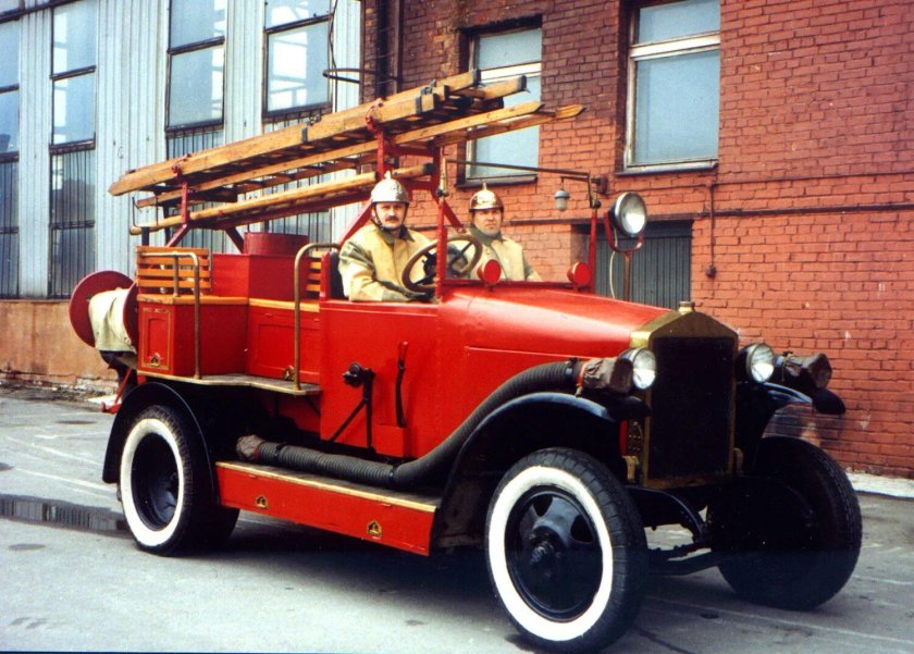 АМО-Ф-15 пожарная машина