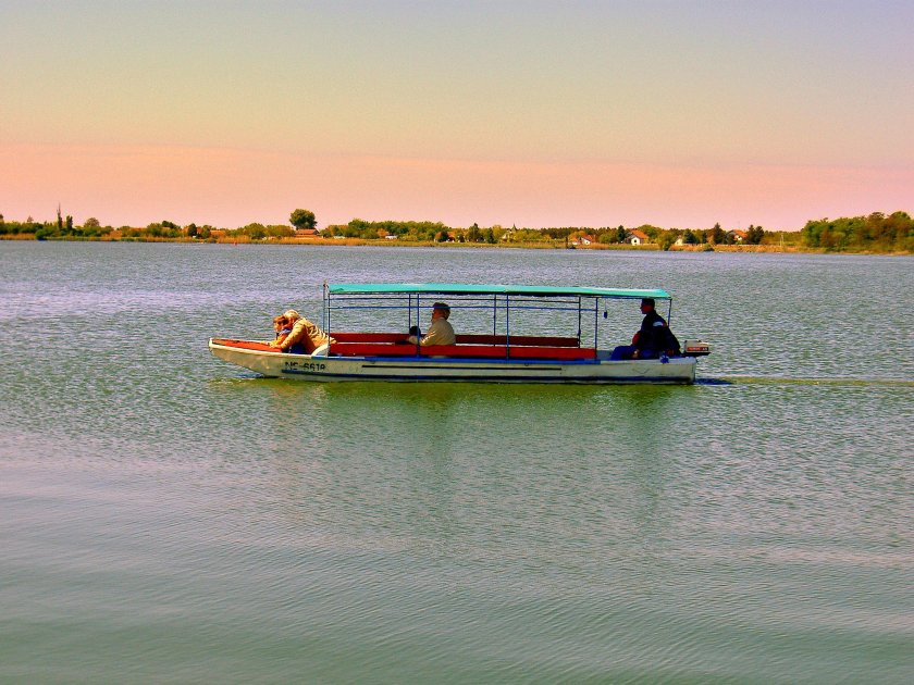 Покататься на лодке