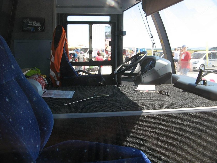 Неоплан н9122