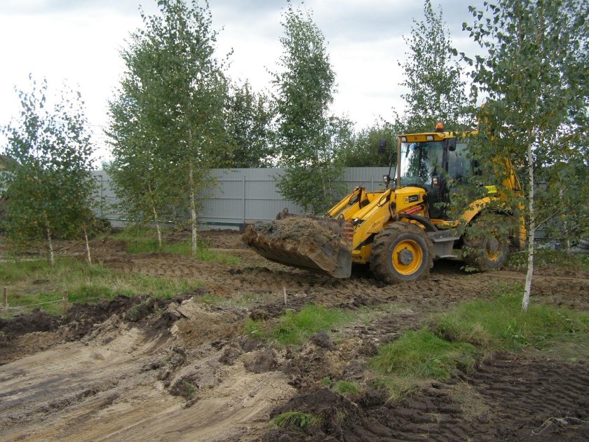 Планировка участка тракором JSB