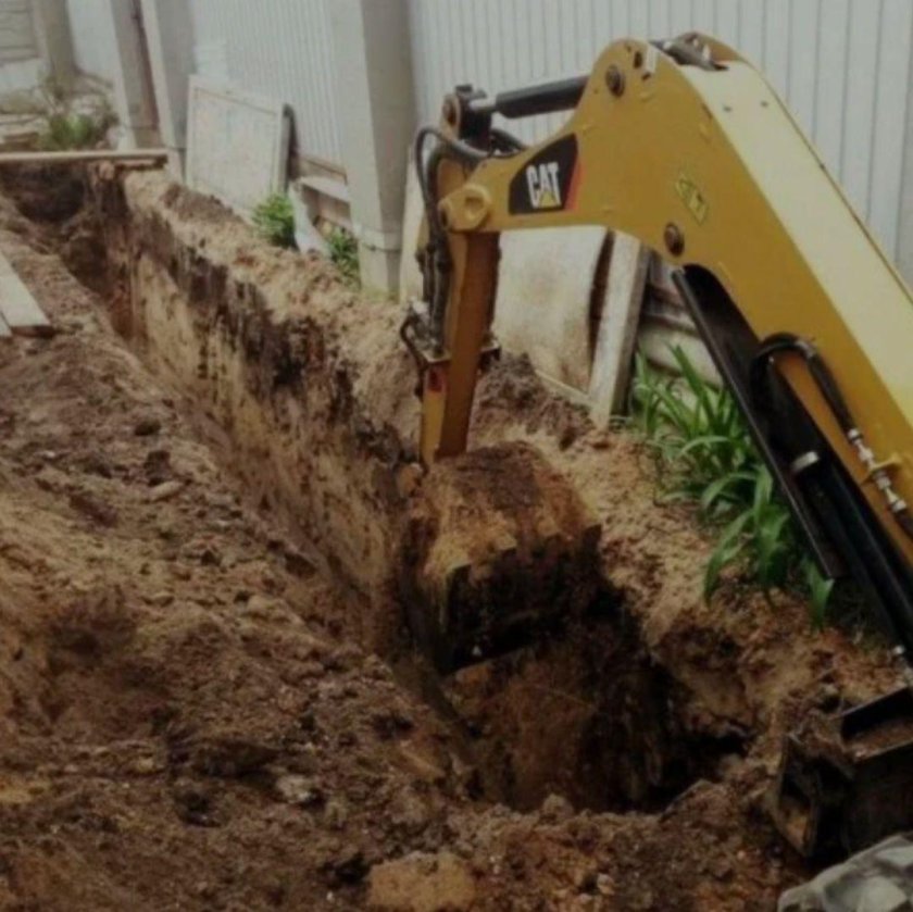 Копка траншей мини экскаватором