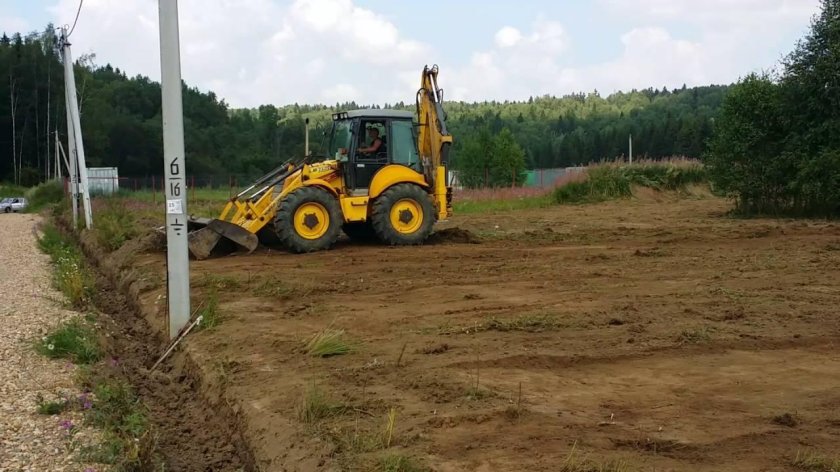 Трактор JCB планировщик