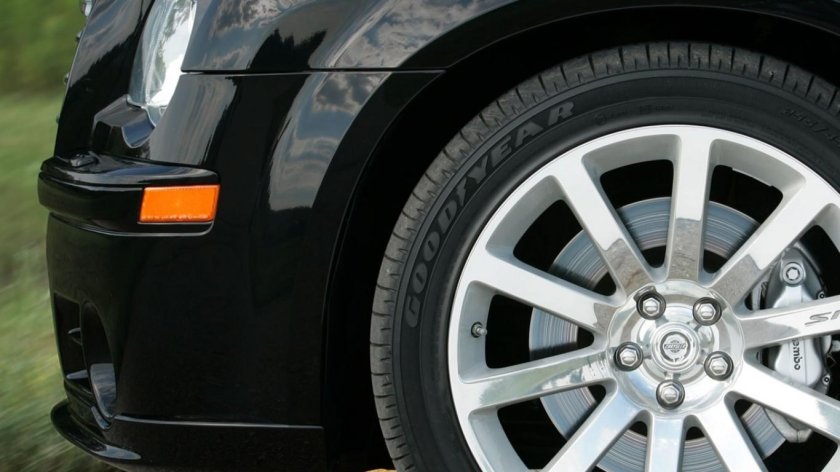 Автомобиль передние колеса