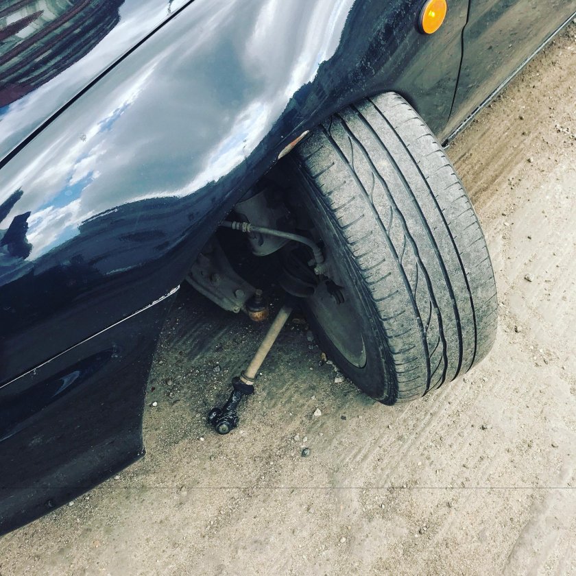 Вырвало шаровую Мазда 3