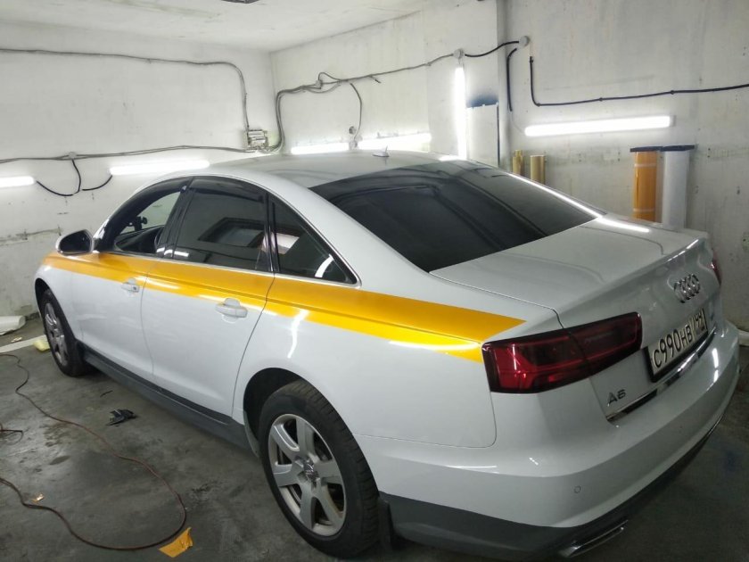 Оклейка авто под такси