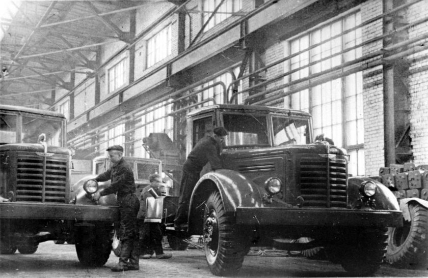 ЯАЗ 200 тягач