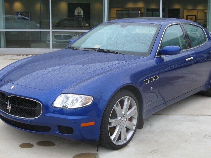 Maserati Quattroporte v 2003
