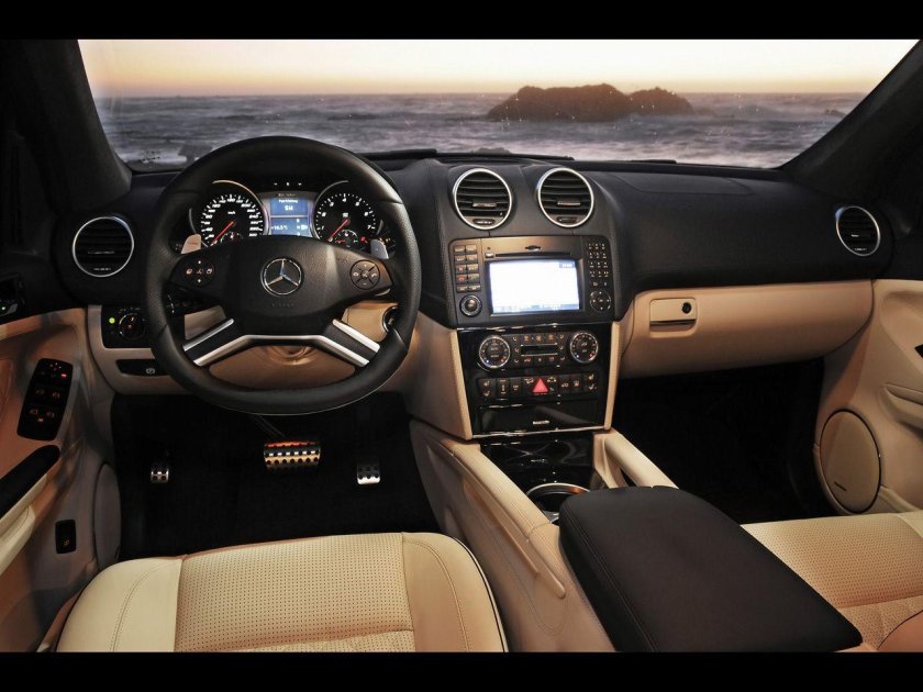 Mercedes Benz ml 63 AMG салон