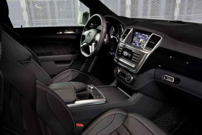 Мерседес мл 63 АМГ салон