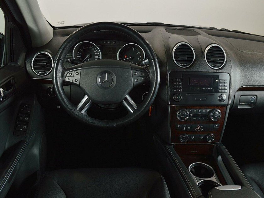 Мерседес Бенц мл в 164 салон