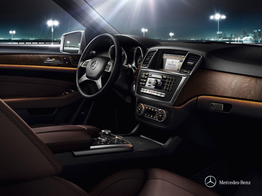 Mercedes Benz ml350 AMG салон