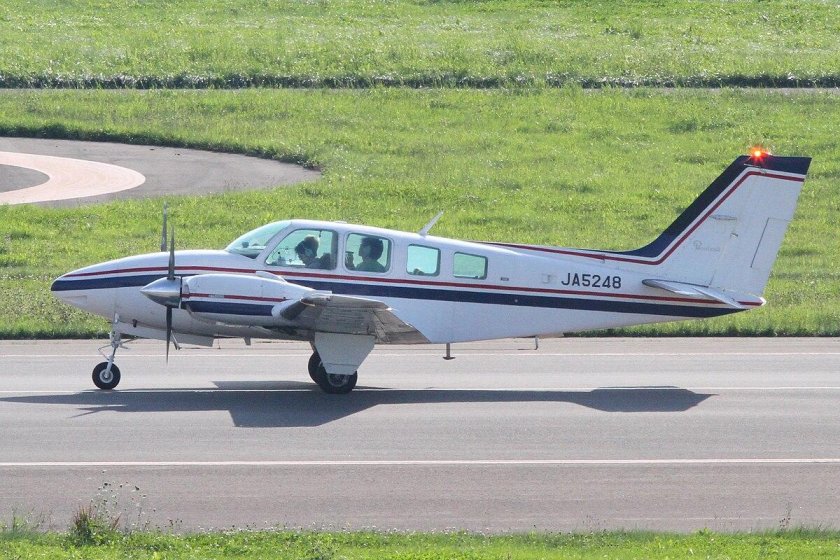 Beechcraft Baron b58