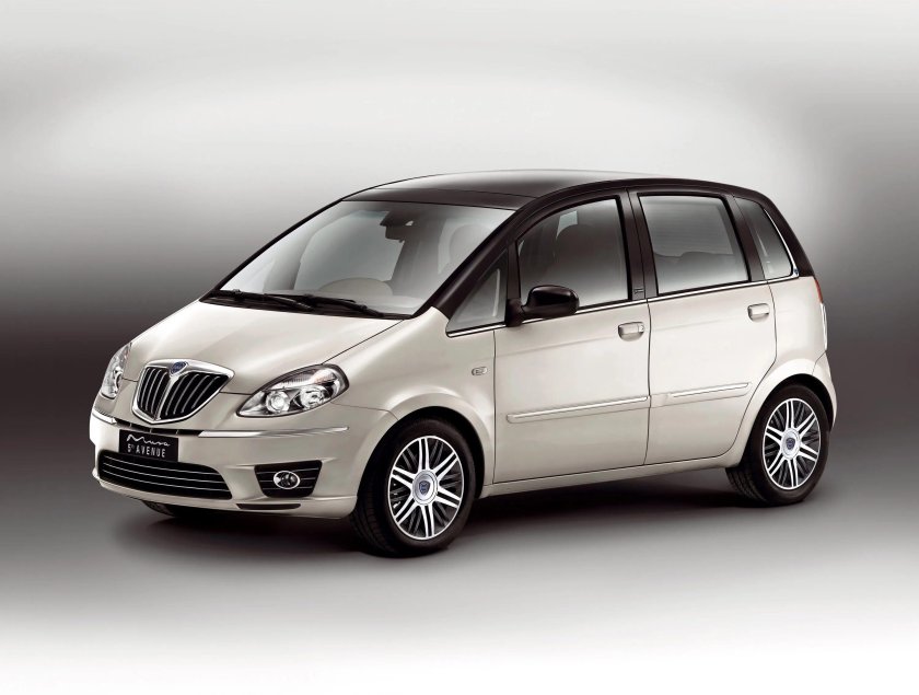 Лянча автомобиль 2023