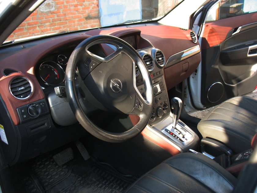 Opel Antara Торпедо