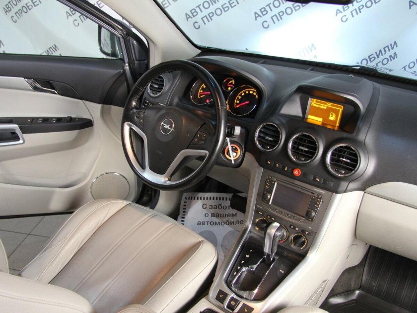Opel Antara 2.4 салон