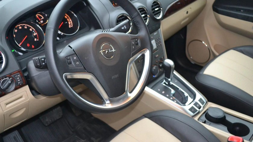 Opel Antara 2014 Interior