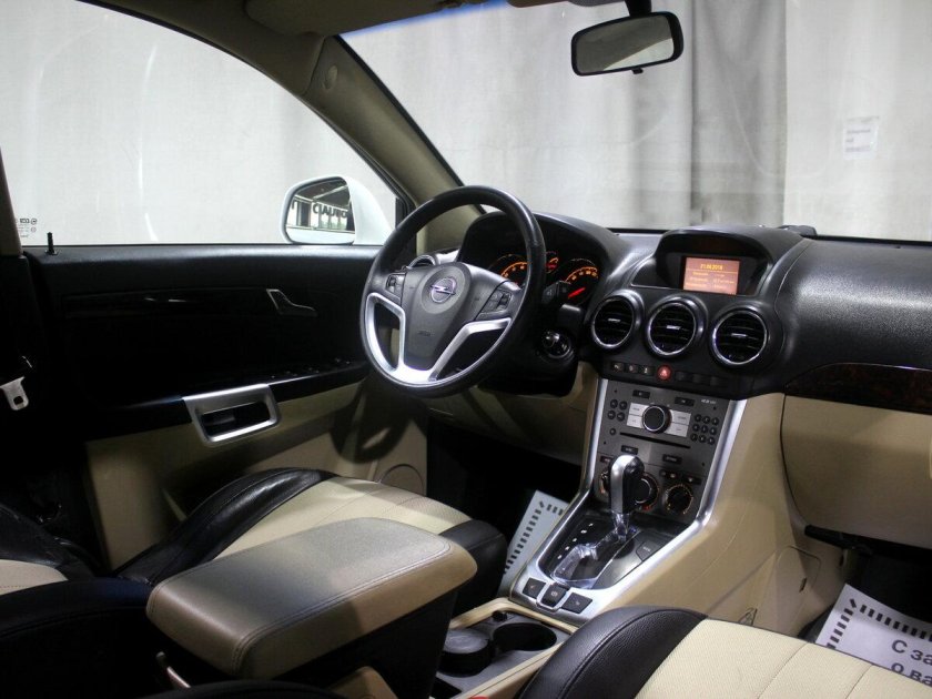 Салон Опель Антара 2008 года