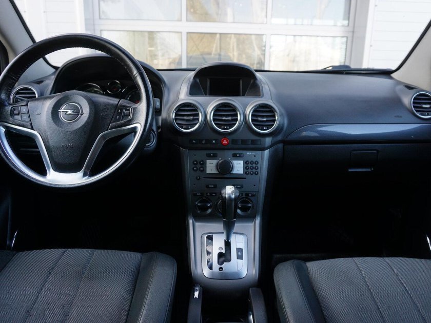 Опель Антара 3.2 автомат